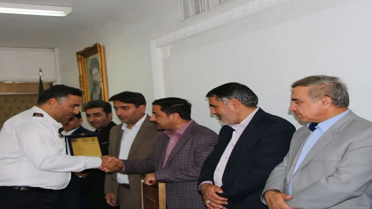 یاری رساندن به انسان‌ها، گام نهادن در جاده مردانگی است
