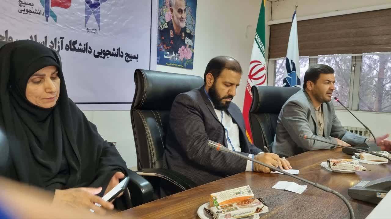 فرماندار زرند، پای درددل دانشجویان نشست
