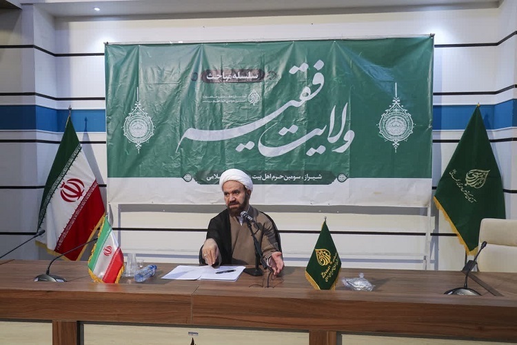 عمل به تکلیف فقیه واجدالشرایط برای ولایت، واجب کفایی است