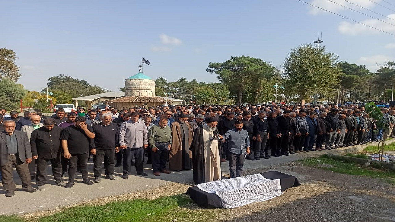 تشییع پیکر مادر شهید حسینی در امامزاده روشن آباد گرگان