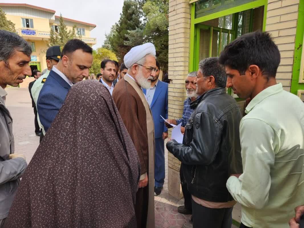 بررسی مسائل و مشکلات ۳ واحد تولیدی و صنعتی در بردسیر