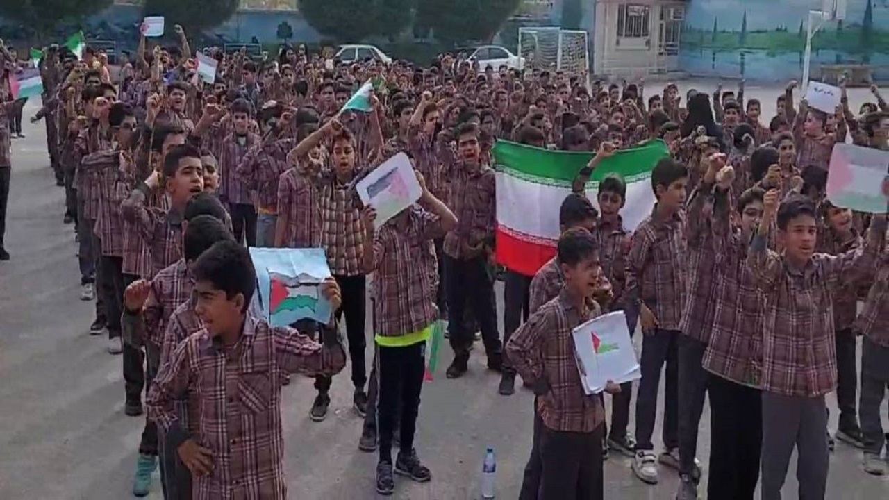 حمایت دانش آموزان آبادان از کودکان غزه