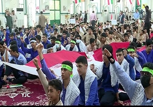 اجتماع دانش آموزان بندرعباس درگلزار شهدا به مناسبت هفته بسیج دانش آموزی