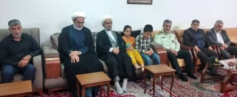 دیدار رئیس سازمان قضایی نیرو‌های مسلح با خانواده شهید آزادداور در جیرفت 