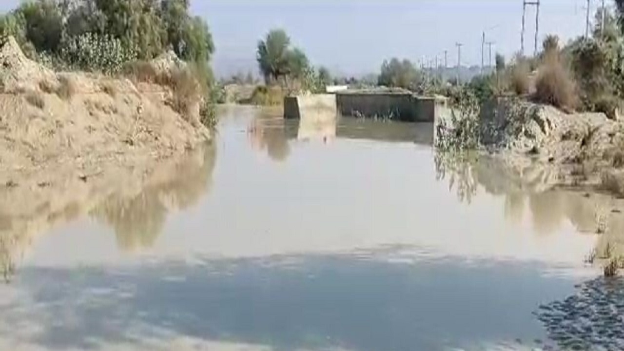 سیلاب راه ۳۵ روستای محدوه رودخانه کاجو قصرقند را بست