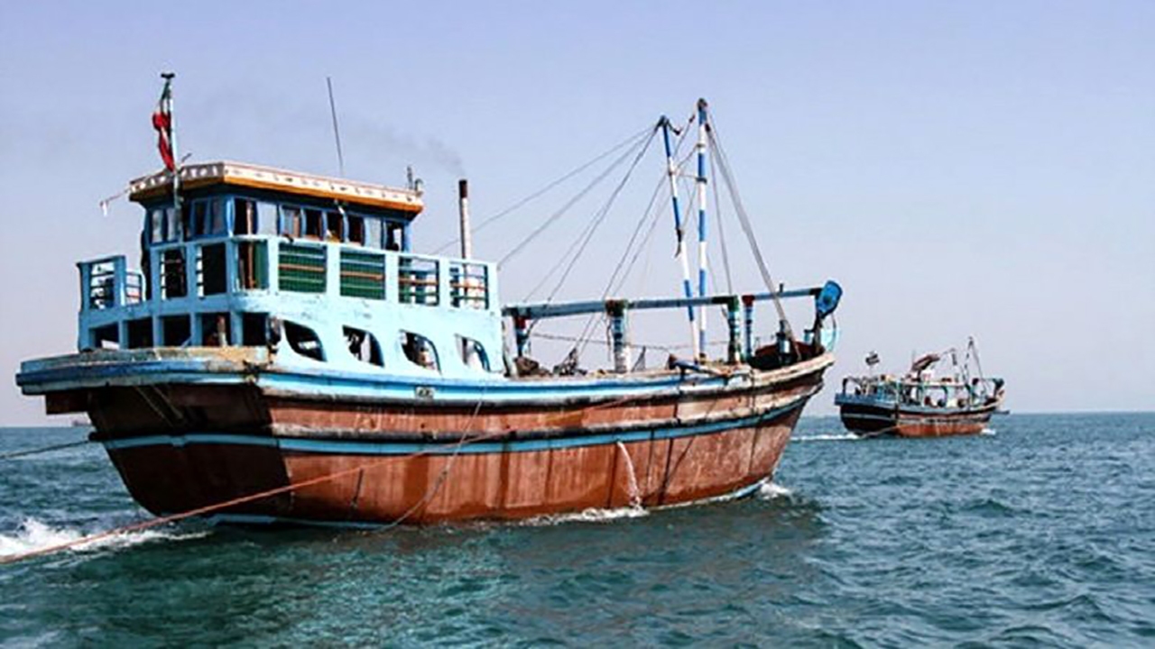 توقیف سه شناور غیرمجاز صید در آب‌های جاسک