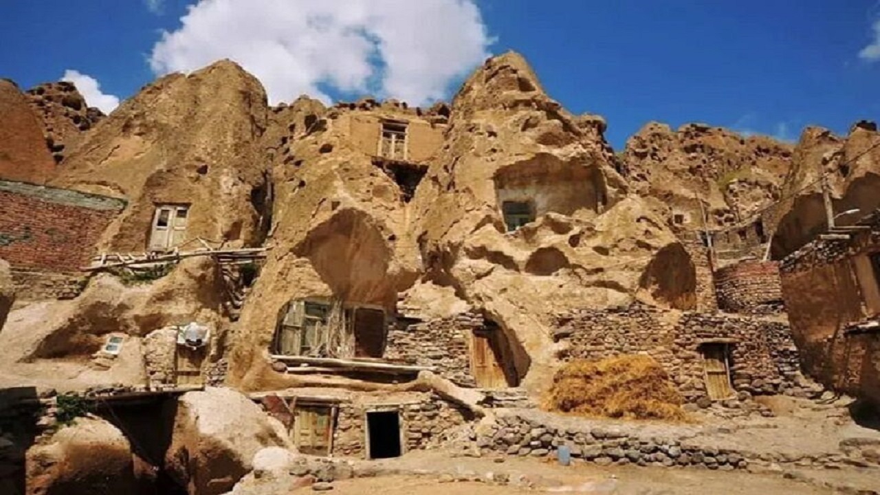 معرفی آثار تاریخی و گردشگری مهم ایران به جهانیان از برنامه های دولت است