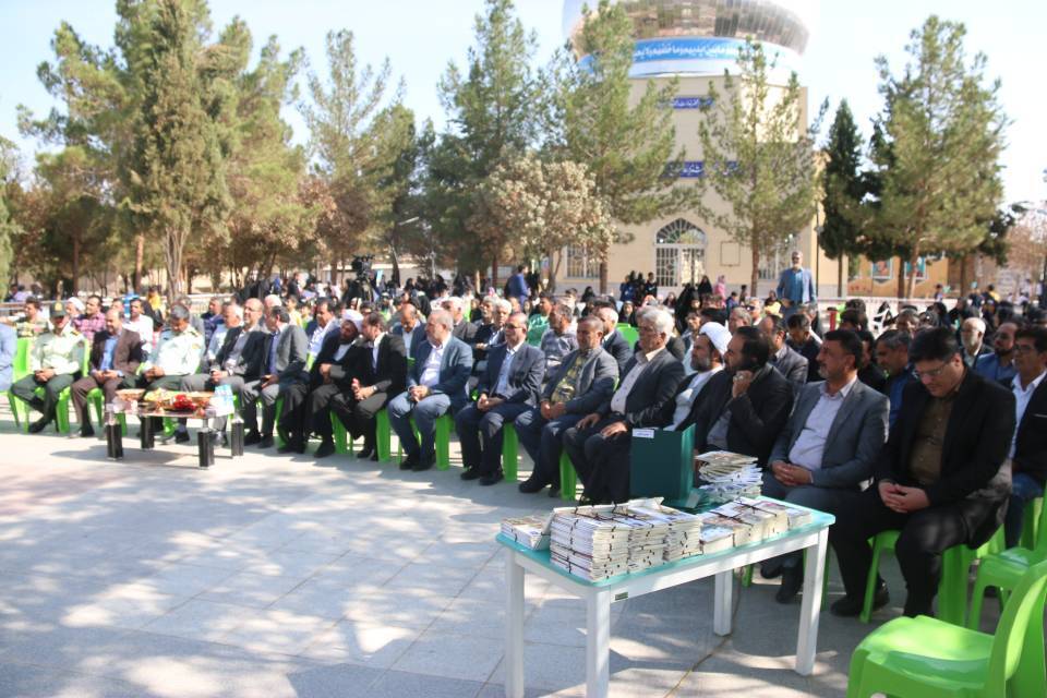 افتتاح نخستین کتابخانه سیار استان کرمان در رفسنجان