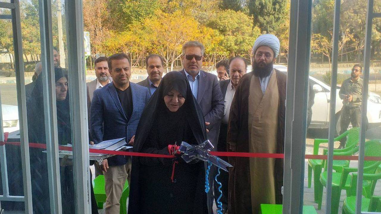 افتتاح یک داروخانه در کیانشهر بخش طغرالجردِ کوهبنان
