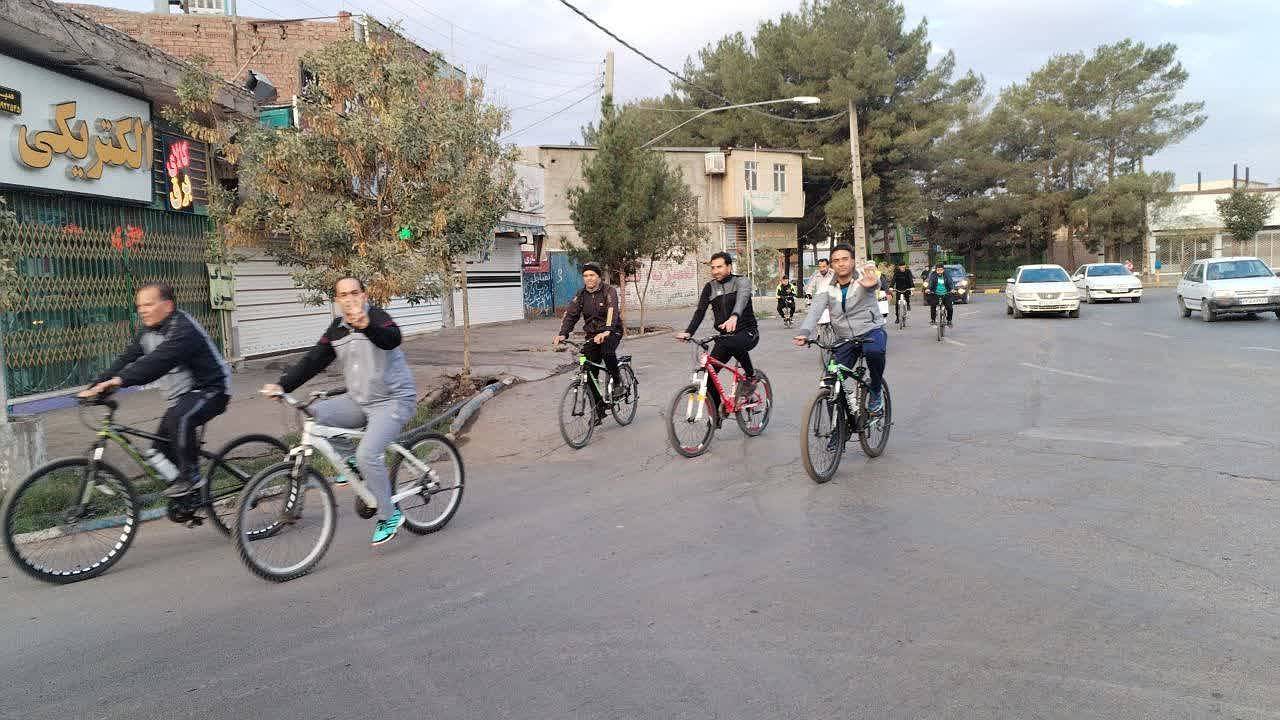 برگزاری همایش دوچرخه‌سواری در زرند