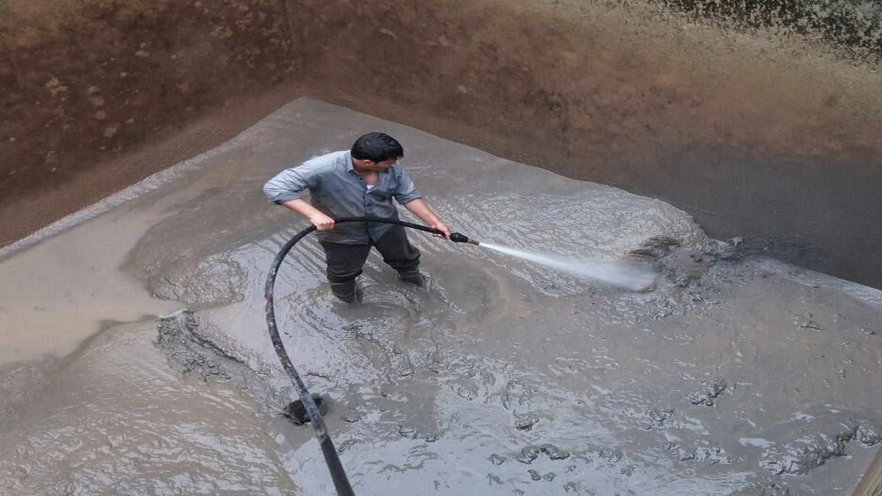 گندزدایی۱۰۰ هزار مترمکعب مخازن آب شرب خراسان شمالی