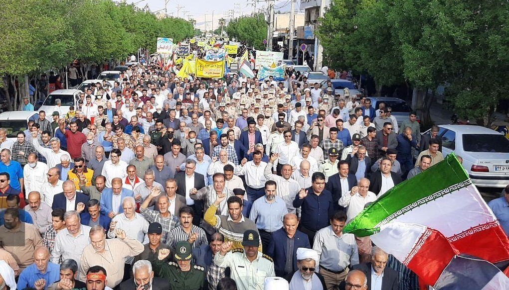 حضور گسترده مردم در راهپیمایی یوم الله ۱۳ آبان