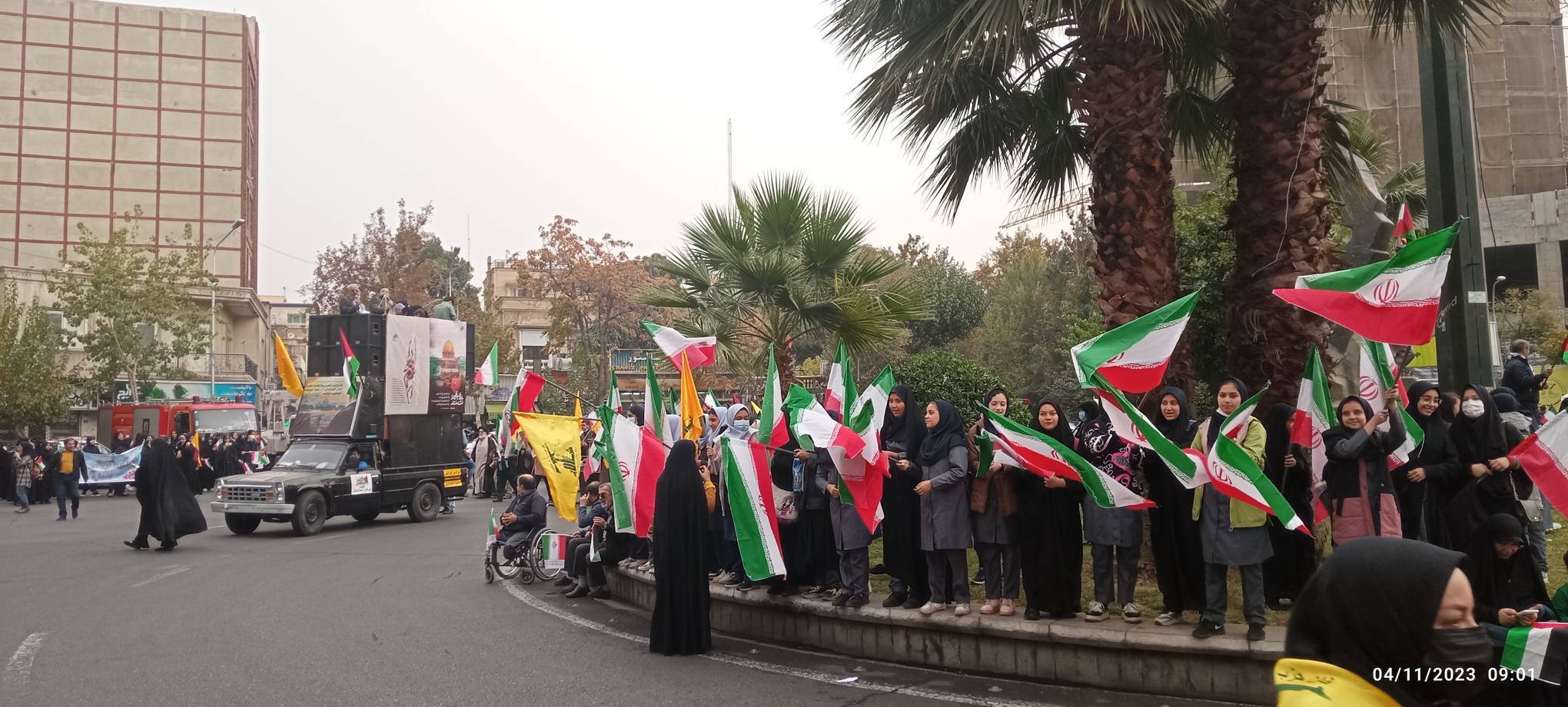 اجتماع پرشور تهرانی&zwnj;ها در مراسم یوم الله ۱۳ آبان