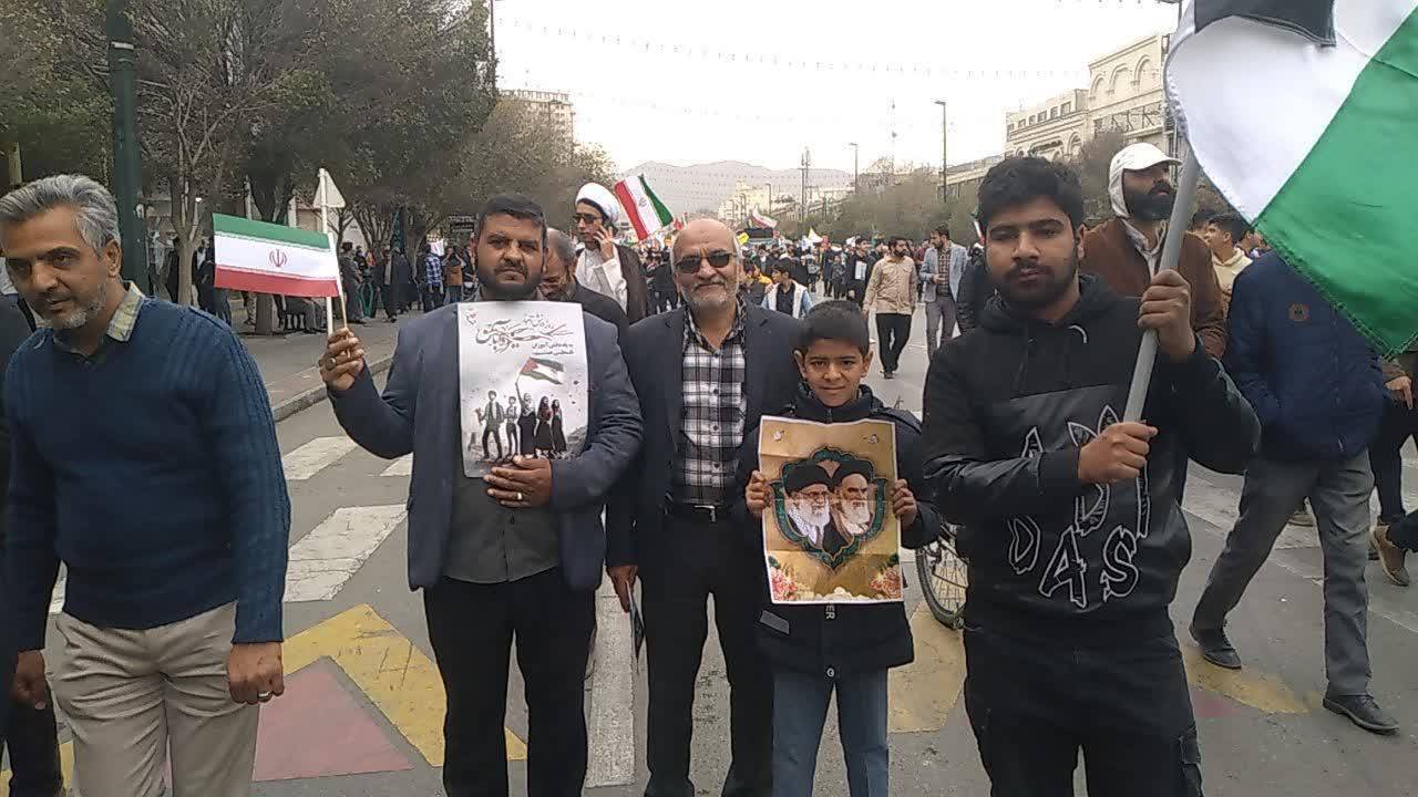 مزاسم در راهپیمایی ۱۳ آبان در مشهد