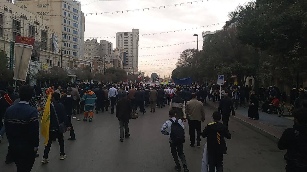 انزجار مردم مشهد از جنایت&zwnj;های رژیم صهیونیستی با حضور در راهپیمایی ۱۳ آبان