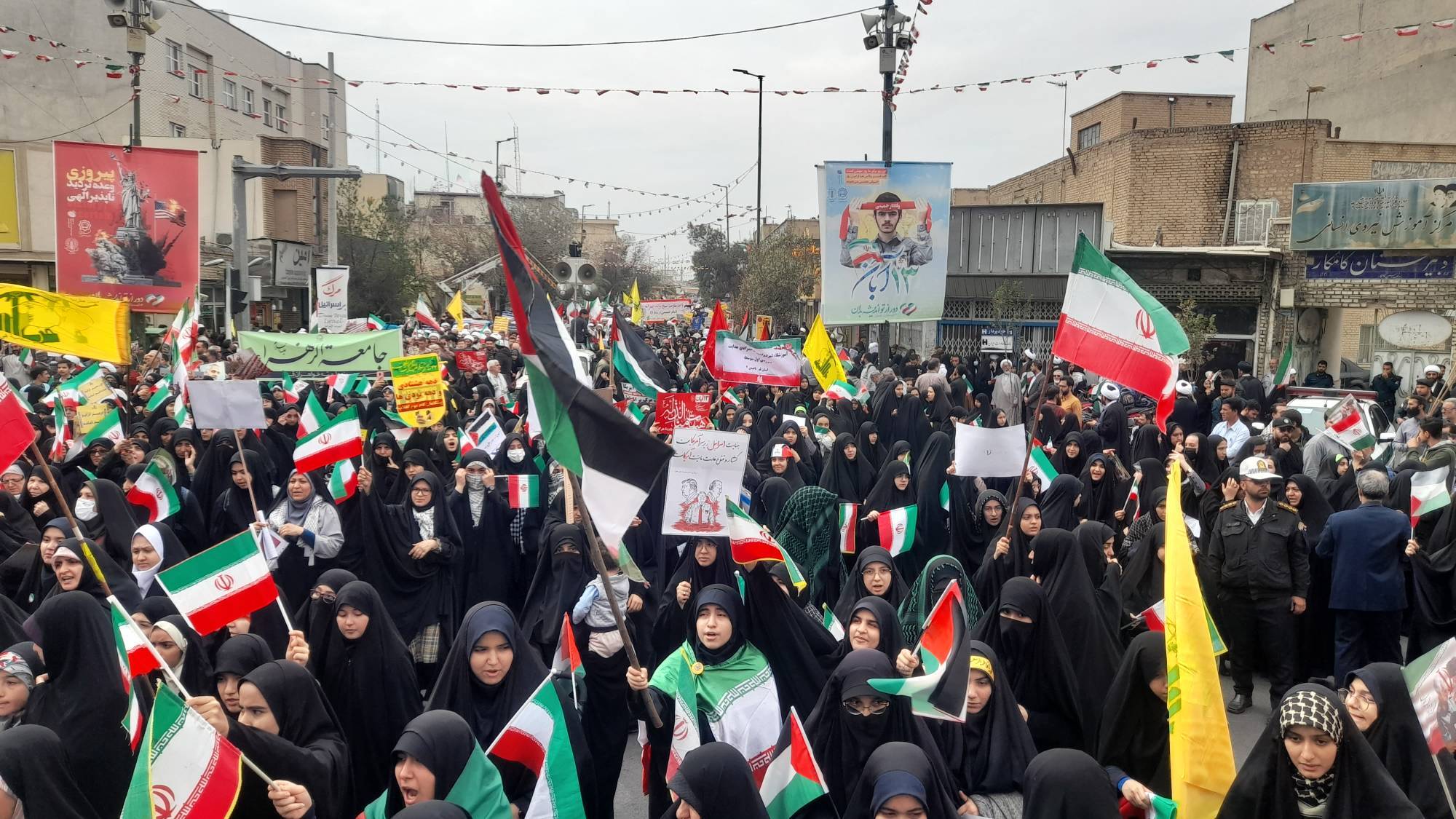 جلوه&zwnj;هایی از راهپیمایی ۱۳ آبان در قم