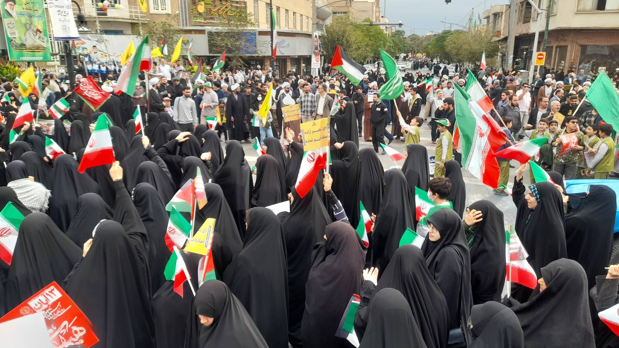 جلوه&zwnj;هایی از راهپیمایی ۱۳ آبان در قم