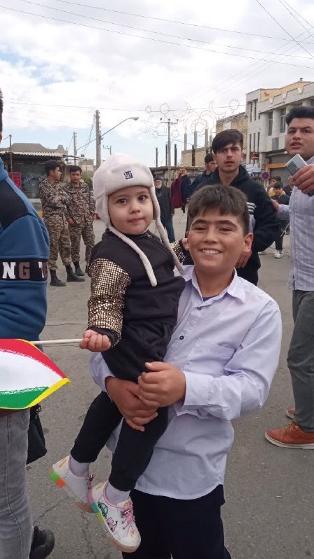 حضور کودکان در راهپیمایی 13 آبان