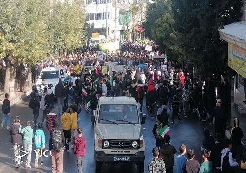 حضور اقشار مختلف مردم مهاباد در راهپیمایی باشکوه ۱۳ آبان