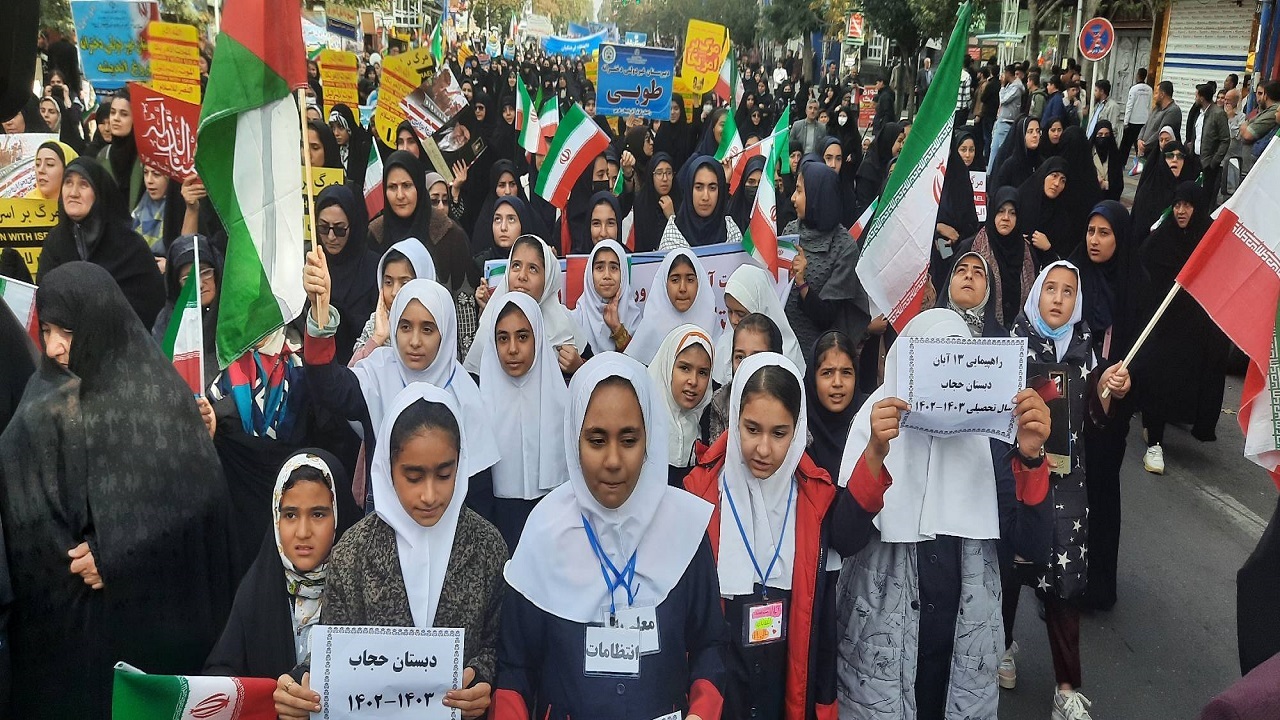طنین انداز شدن شعارهای ضد صهیونیستی در آذربایجان غربی