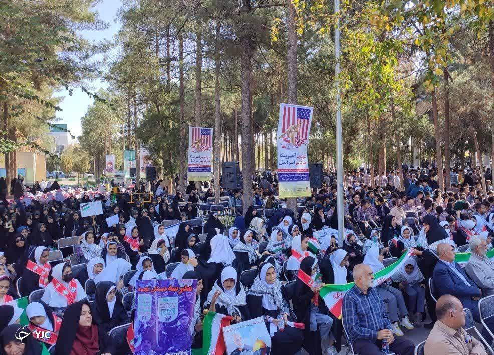 اجتماع یومالله ۱۳ آبان در شهرستانهای کرمان + تصاویر اجتماع یومالله ۱۳ آبان در شهرستانهای کرمان + تصاویر