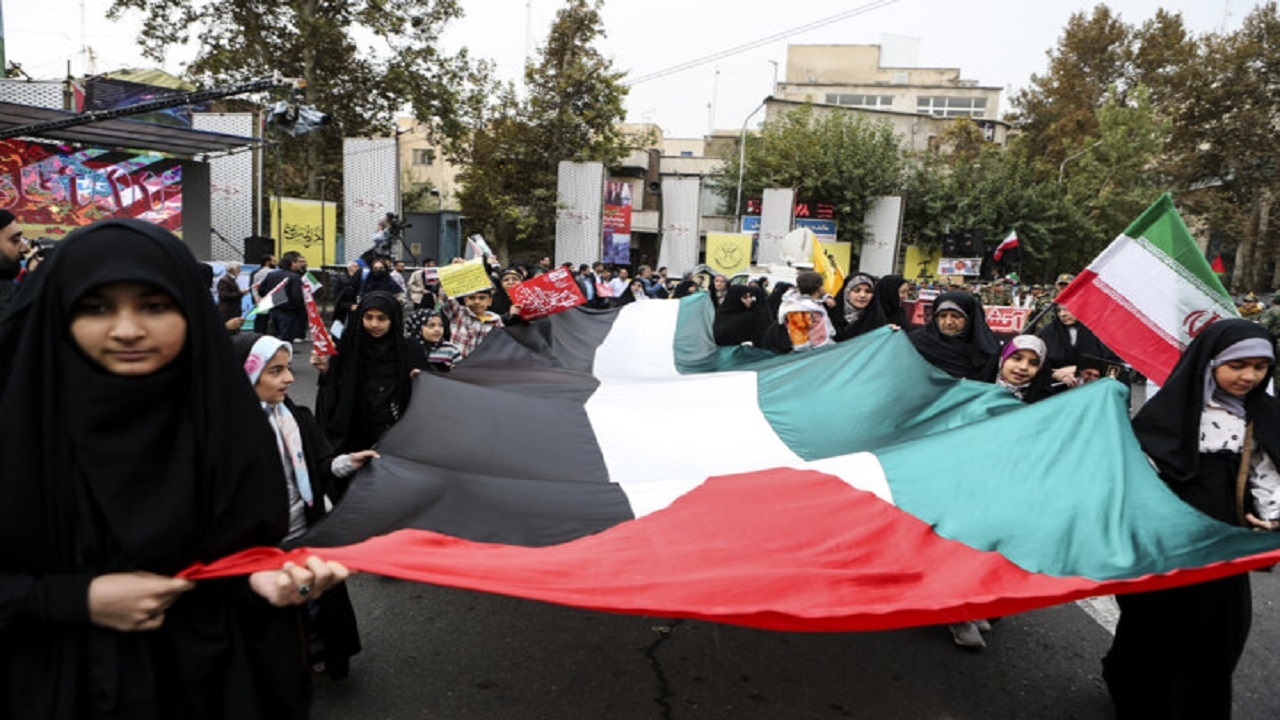 راهپیمایی ۱۳ آبان روز ملی مبارزه با استکبار در زنجان