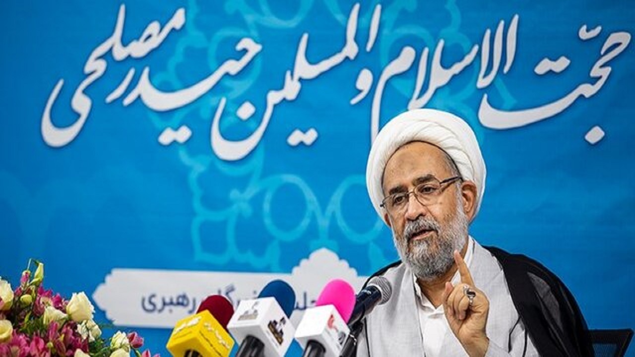 انقلاب اسلامی ایران روی مدار آبادانی و حرکت