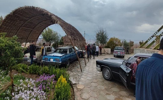 صف آرایی خودرو&zwnj;های قدیمی در شهر تاریخی یزد +فیلم و تصویر