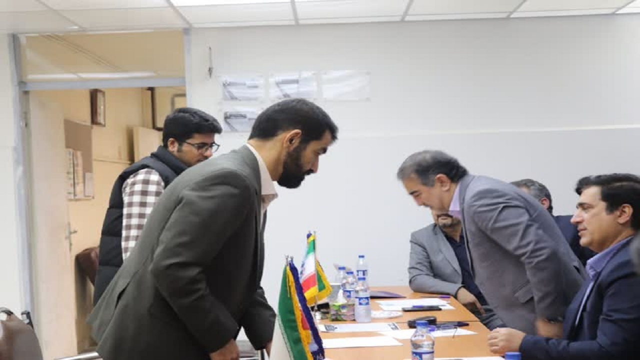 رسیدگی به درخواست ها در میز ارتباطات مردمی دانشگاه علوم پزشکی کردستان
