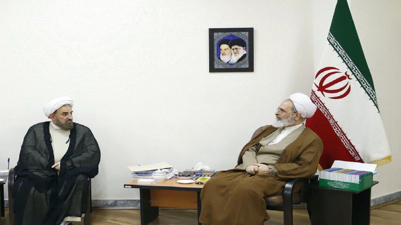 ضرورت تعمیق روابط نهاد دینی حوزه علمیه با واتیکان