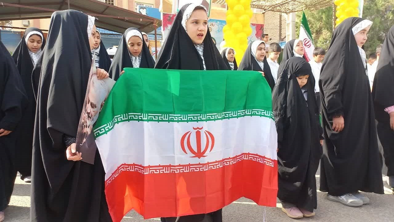 راهپیمایی یوم الله ۱۳ آبان در صالح آباد + فیلم و تصاویر