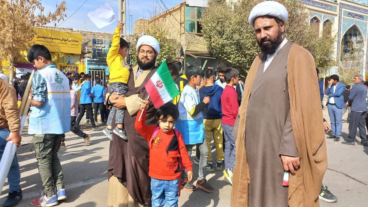 حضور روحانیون در راهپیمایی