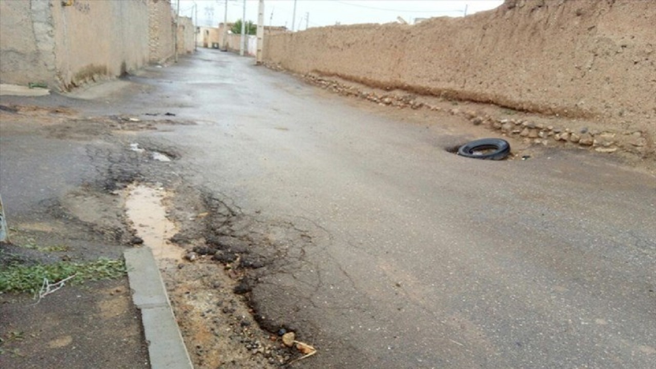 نیمه کاره رها شدن اجرای طرح هادی در روستای همای علیا ورزقان + تصاویر