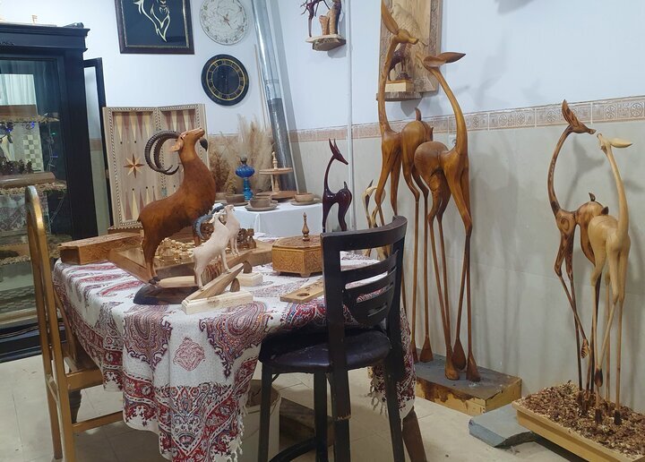 دریافت ۱۲ مهر اصالت ملی صنایع‌دستی توسط صنعتگران اردبیل