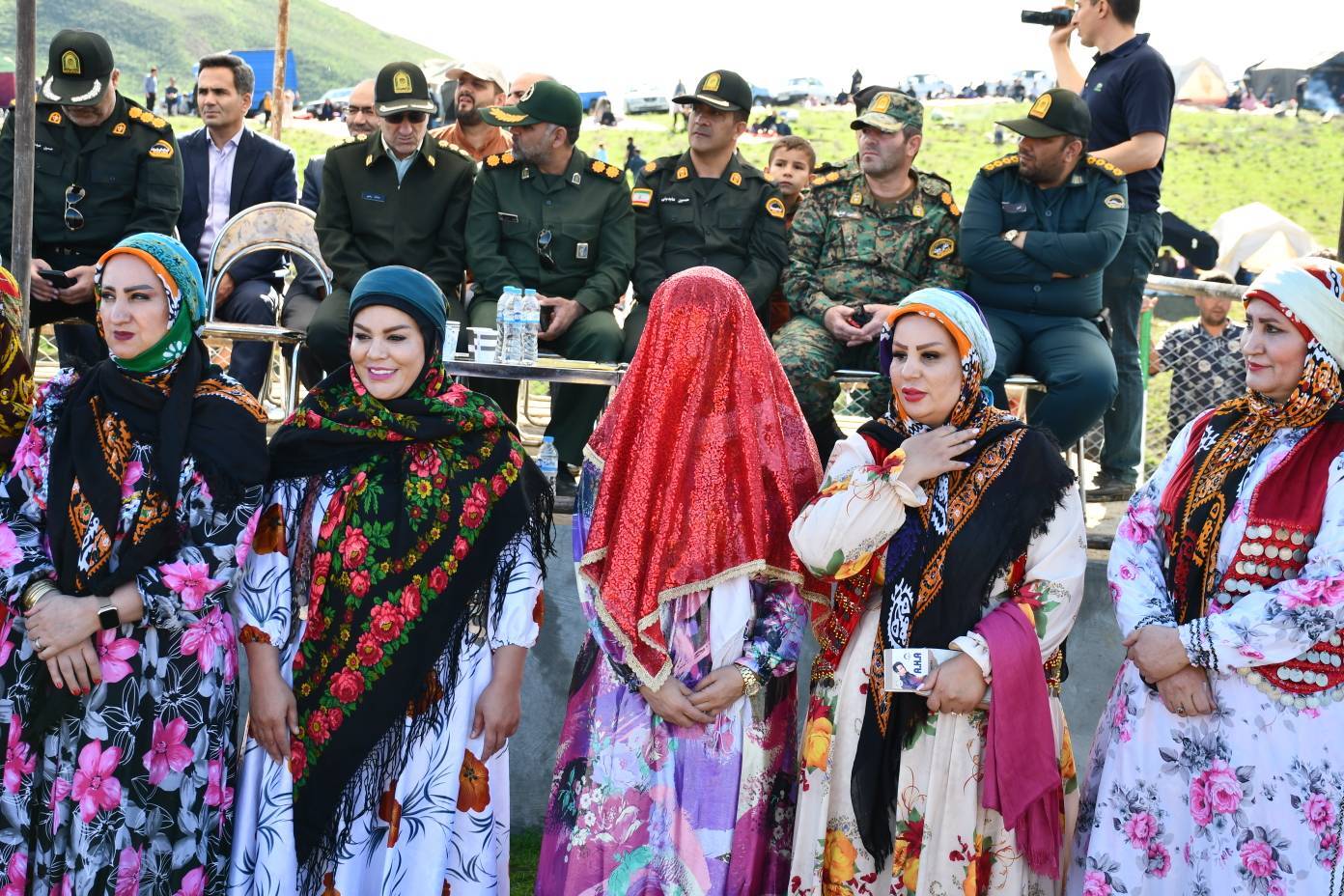 جشن عروسی محلی