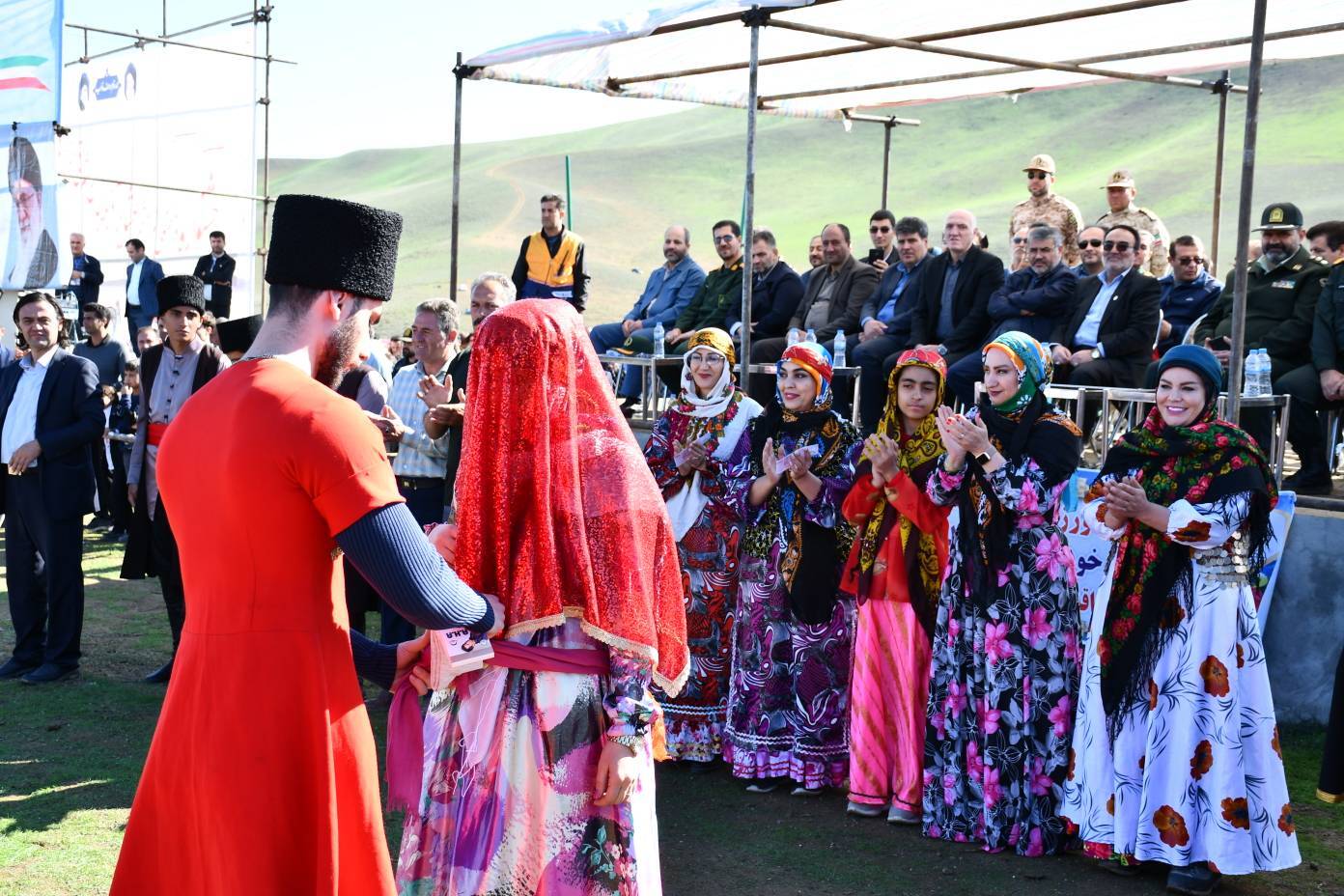 عروس و داماد محلی