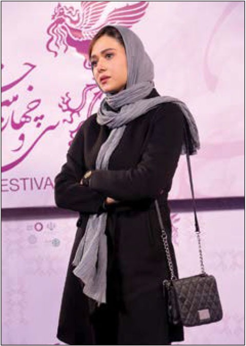 سرقت کیف &laquo;پریناز ایزدیار&raquo; از صندلی جلوی خودرو