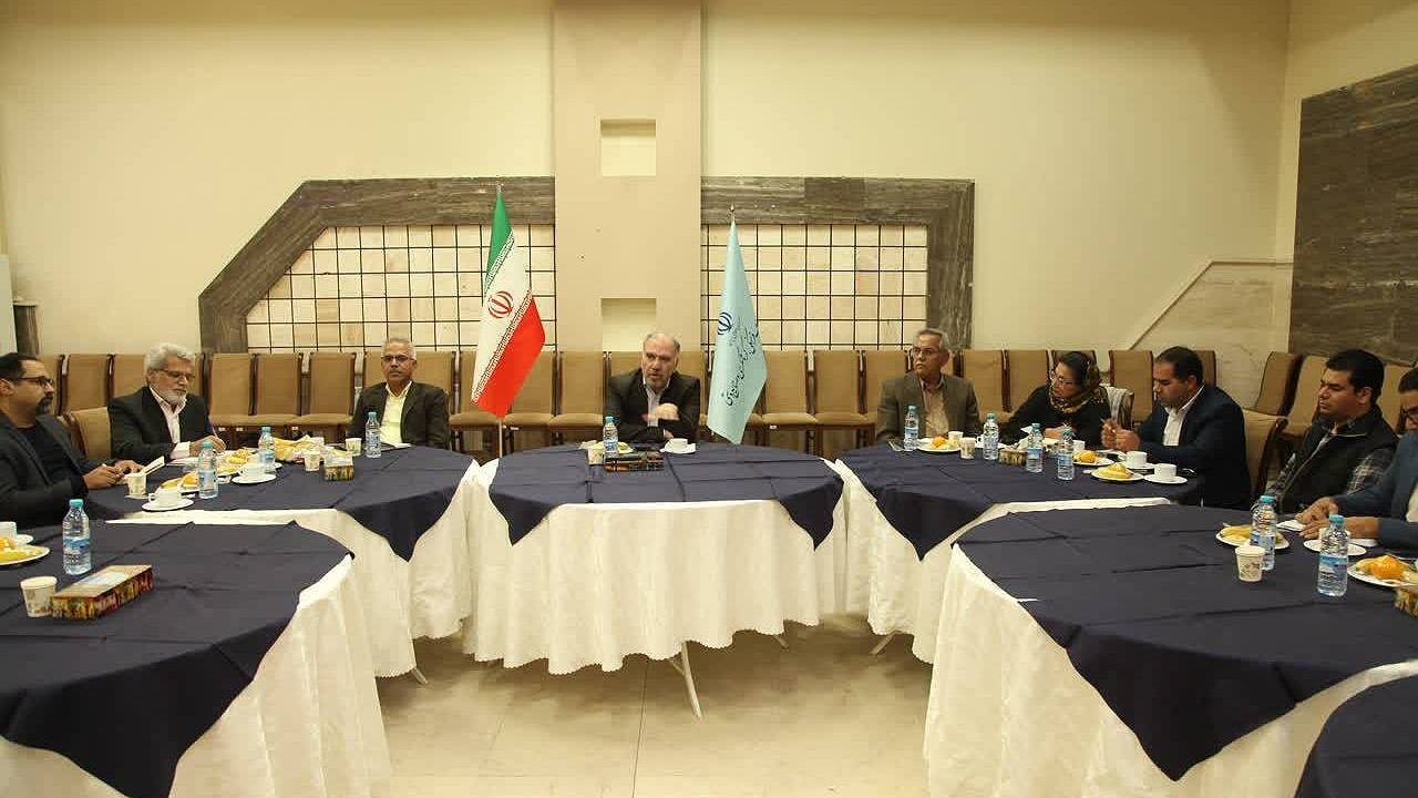 نمایشگاه لباس‌های بومی و سنتی در کرمان، برگزار می‌شود