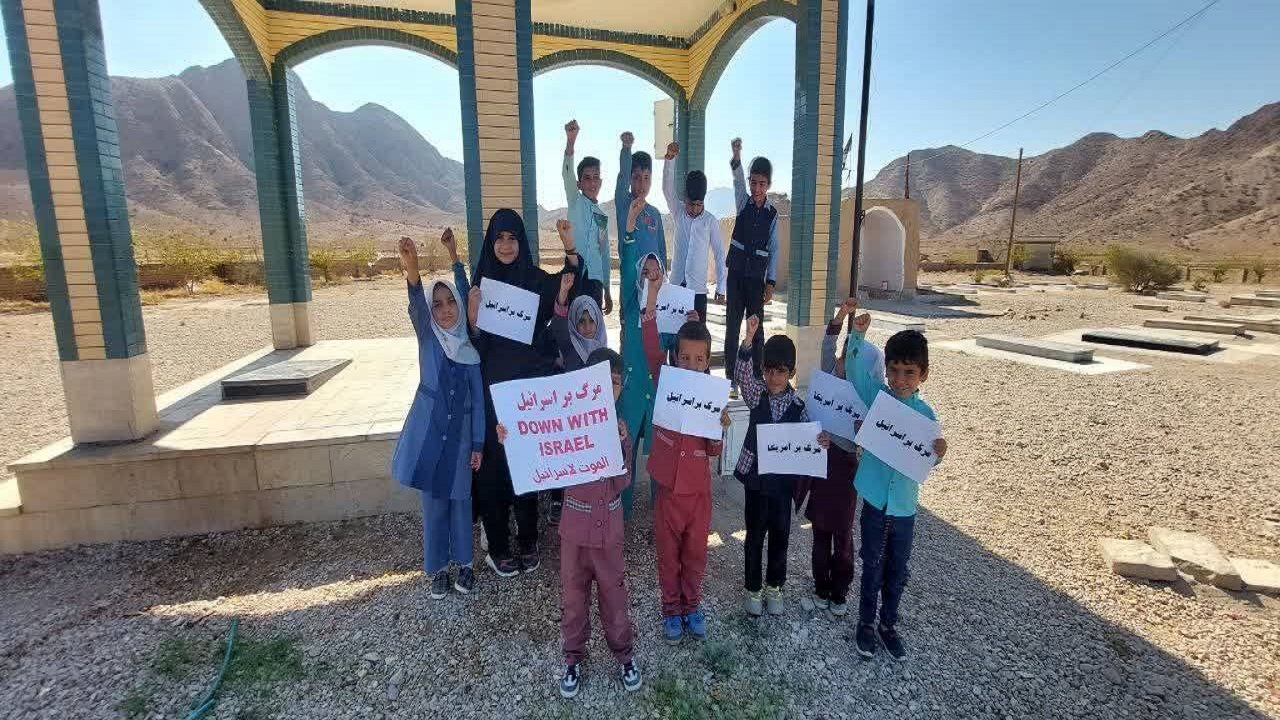 حماسه آفرینی دانش آموزان روستای ملوند به مناسبت ۱۳ آبان + فیلم و تصاویر