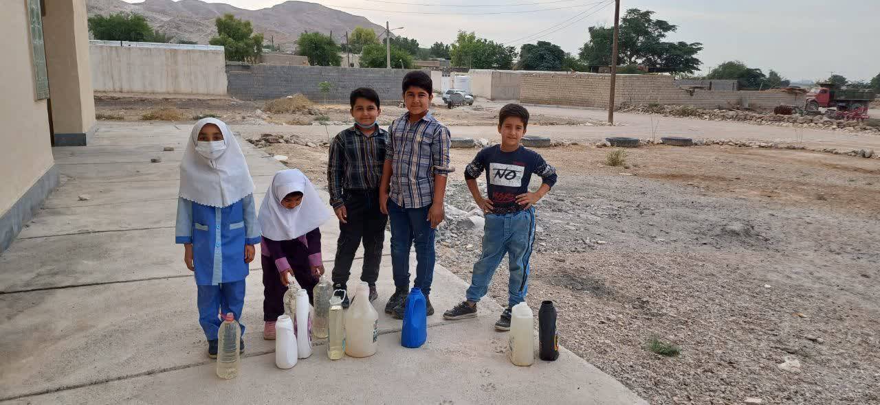تامین آب بچه های روستا
