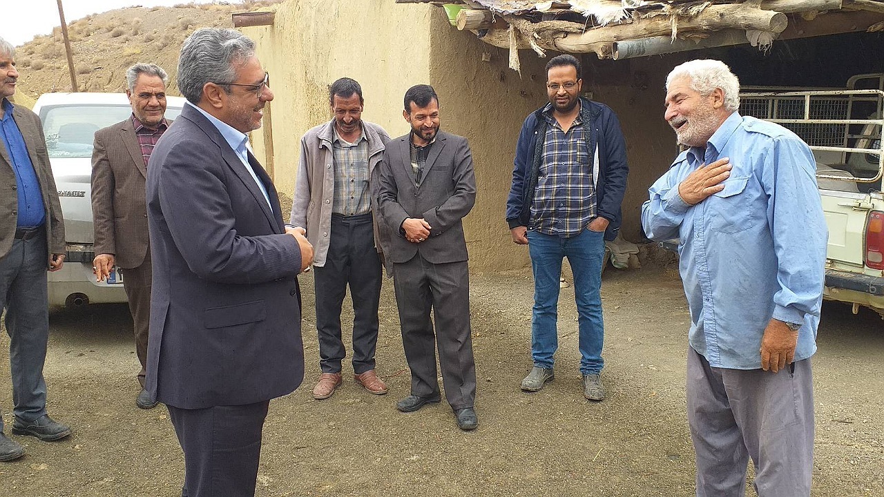 هر خانه در روستا به یک کارگاه کوچک تولیدی مبدل شود