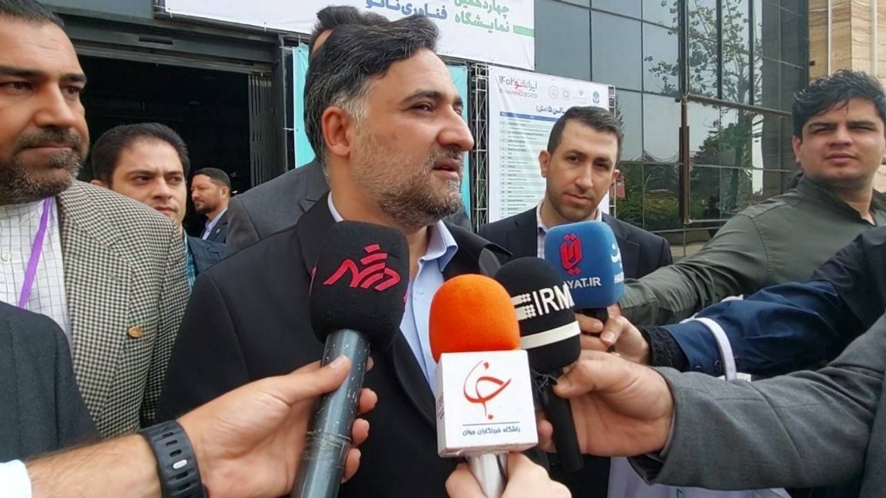 بازدید معاون علمی رئیس جمهور از نمایشگاه ایران نانو ۱۴۰۲+ گزارش تصویری