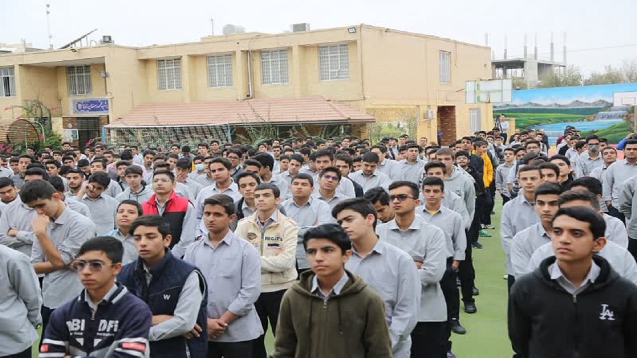 تداوم گلریزان دانش آموزان یزدی