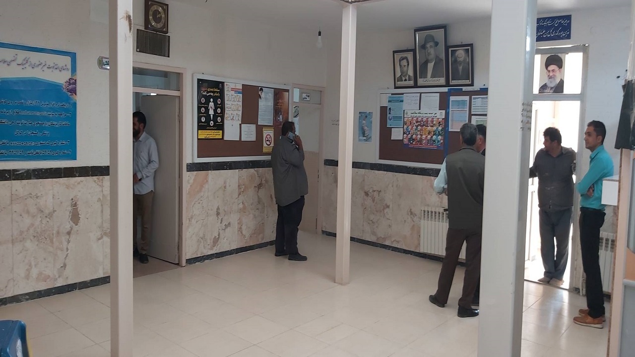برقراری شیفت عصر مرکز جامع سلامت لطف آباد انار 