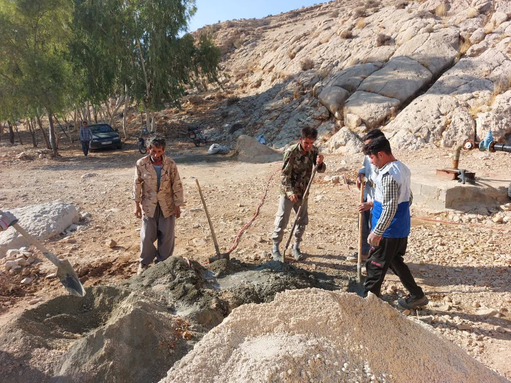اقدامات جهادی و تعمیر پمپ آب در روستای الیف اقدامات جهادی و تعمیر پمپ آب در روستای الیف