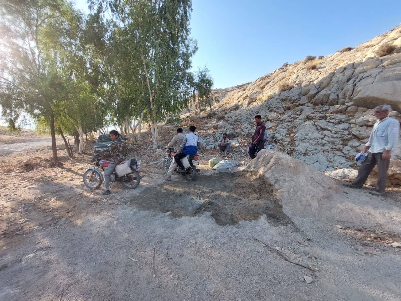 صف آرایی جهادگران روستای الیف برای خدمات رسانی صف آرایی جهادگران روستای الیف برای خدمات رسانی