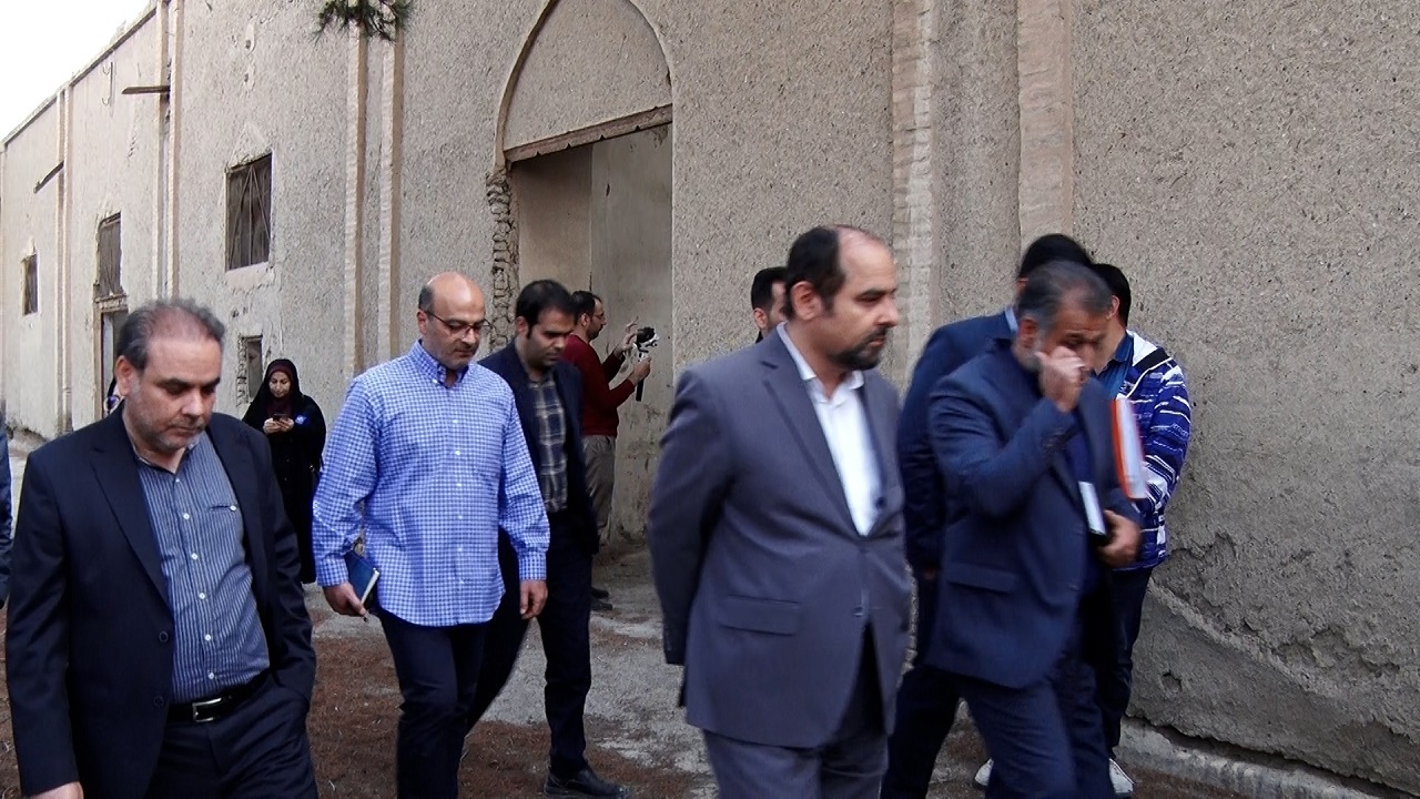 انتقاد استاندار از ترک فعل یکی از بانک‌ها در واگذاری ریسباف