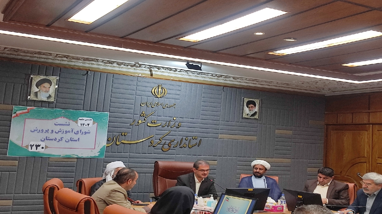 جامعه فرهنگی استان در ارتقا هویت ملی گام بردارند