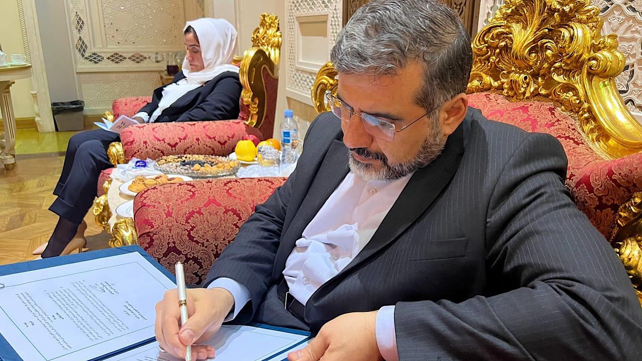 ایران و تاجیکستان سند لغو روادید امضا کردند