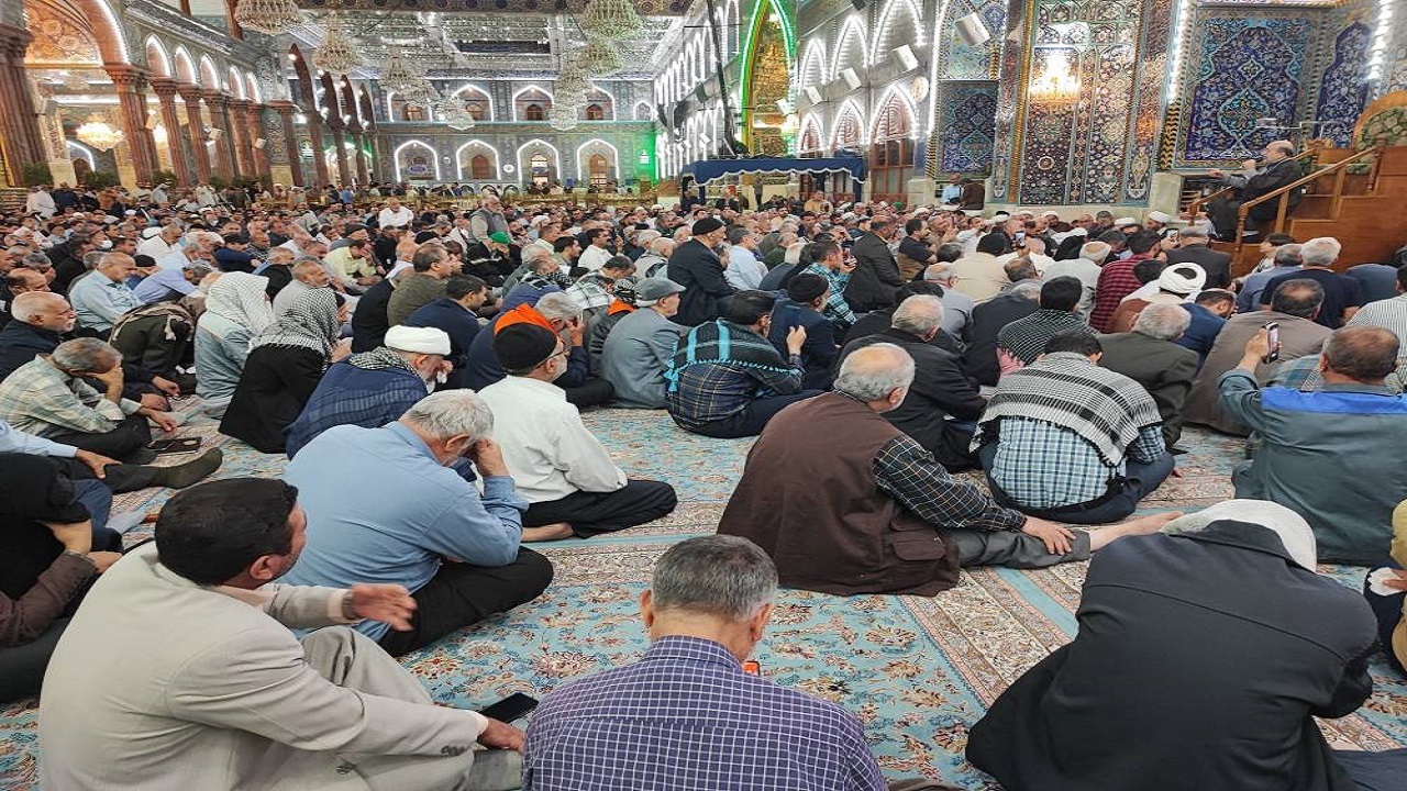 مداحی حاج عباس حیدر زاده در حرم سیدالشهدا (ع) + فیلم و تصاویر